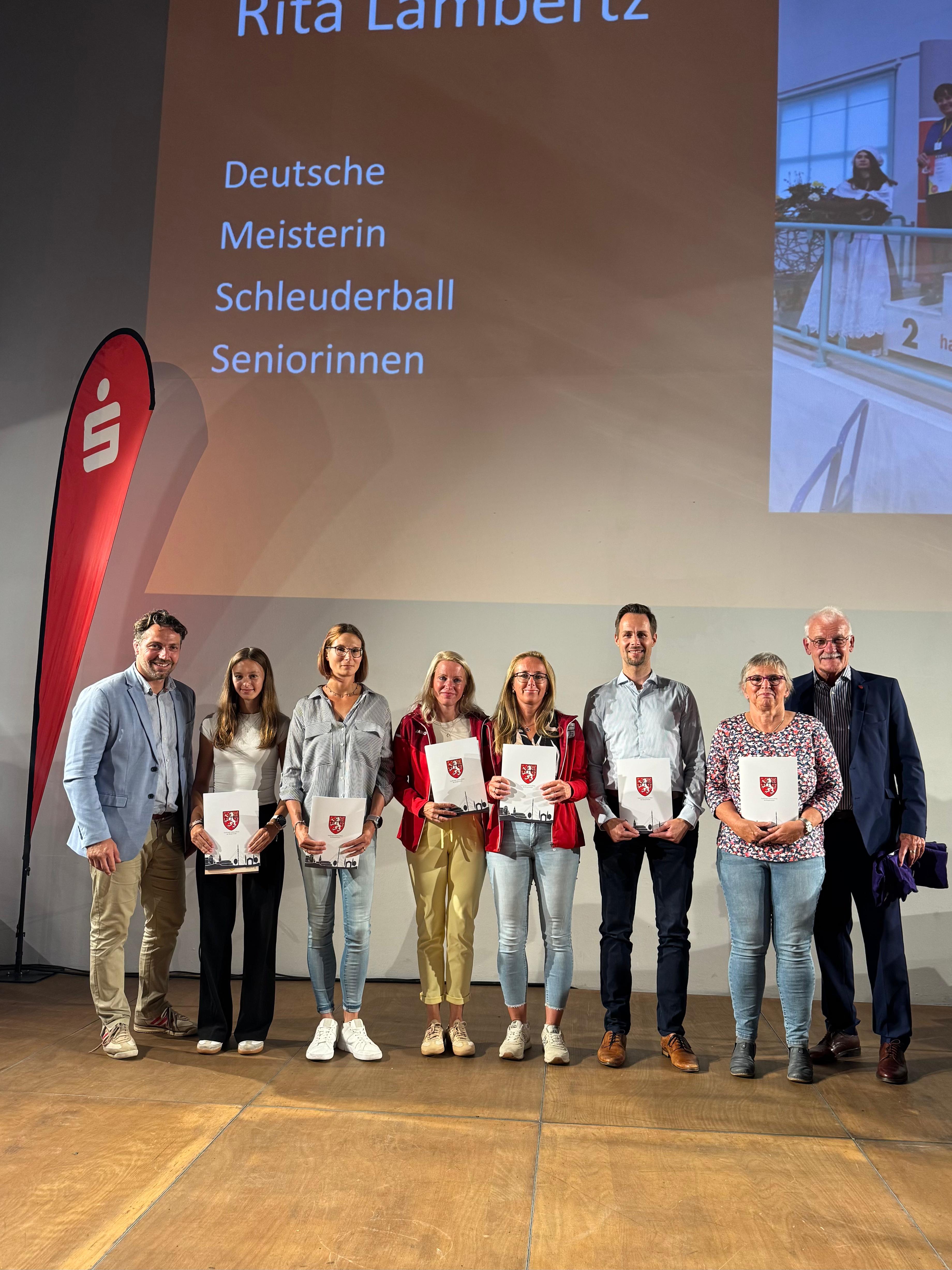 tl_files/inhalte/allgemein/news/2025/leichtathletik_sportlerehrung.jpg